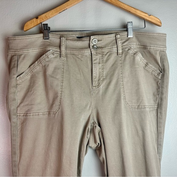 Torrid Beige crop aviator skinny stretch twill mid-rise pant Sz20 - Picture 3 of 8